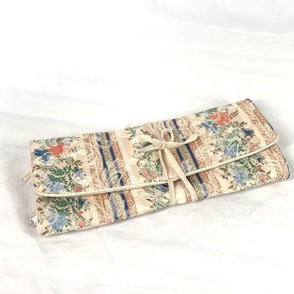 accessory lady Handbags - Accessory Lady Folding Hanging Cosmetics Bag - Multicolor Tapestry Print/Satin